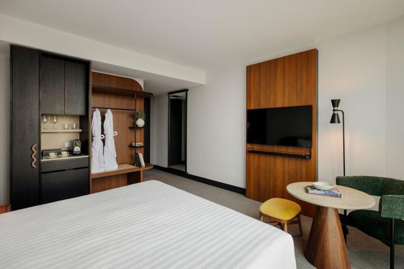 Crowne Plaza Adelaide Mawson Lakes By Ihg Екстериор снимка